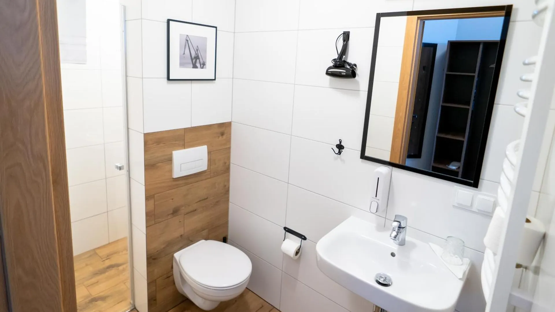 Sleep Port B&B - Bezplatny Parking Gdansk 0*,  Poland